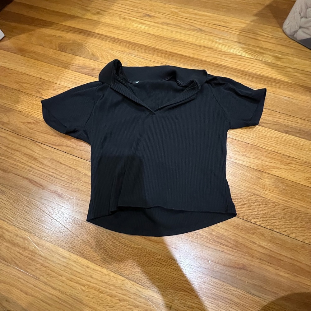Black top with a collar